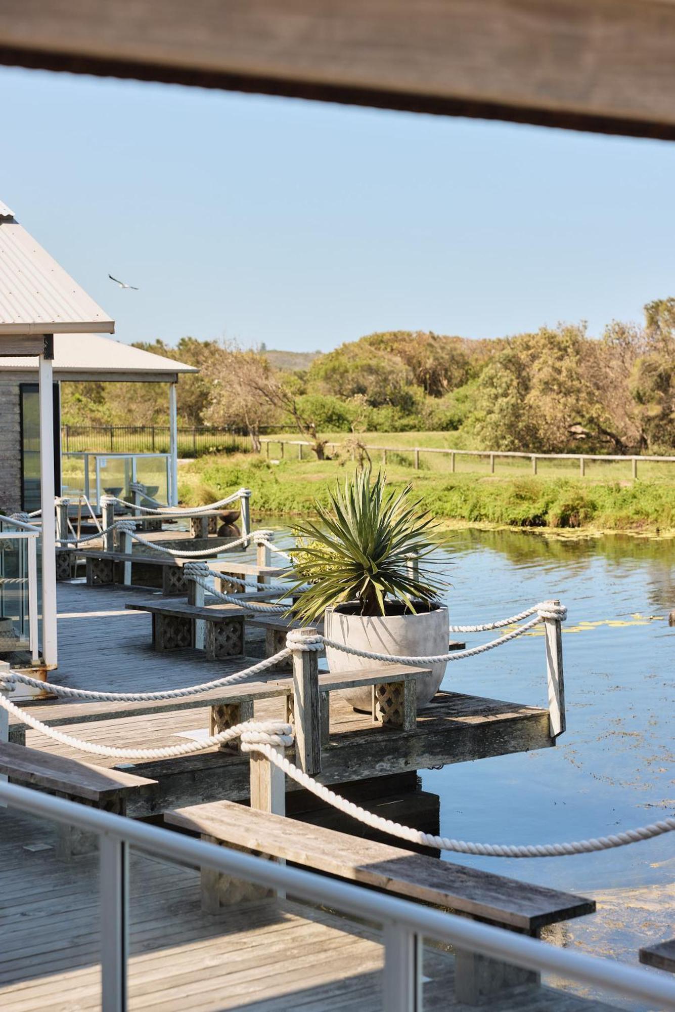 Caves Coastal Bar & Bungalows Caves Beach Exterior foto