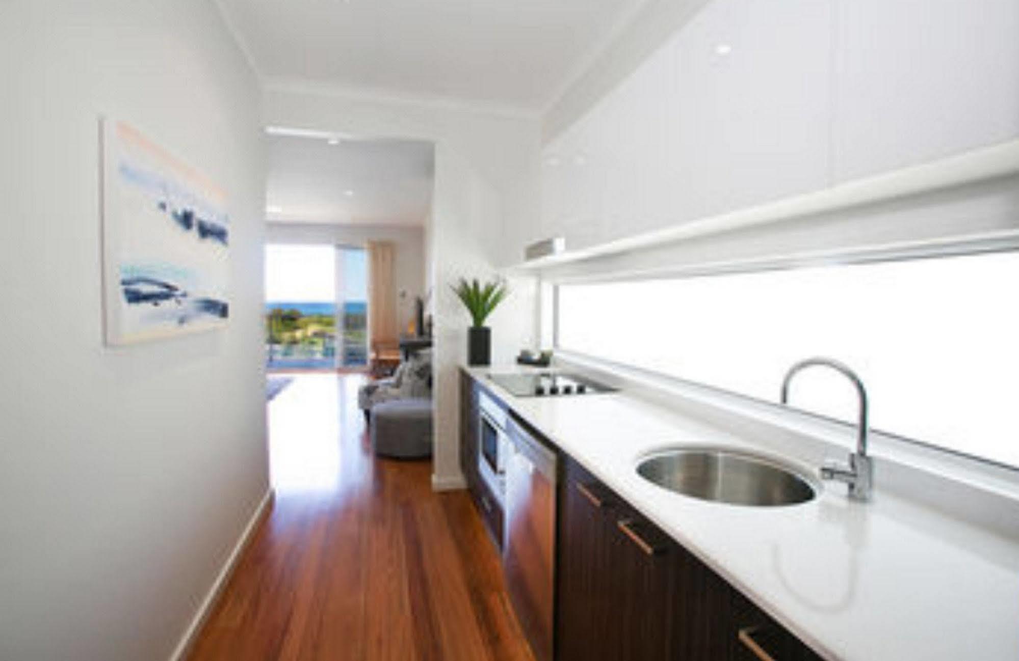 Caves Coastal Bar & Bungalows Caves Beach Exterior foto