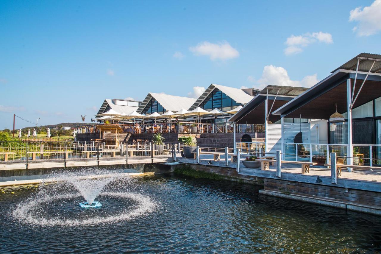 Caves Coastal Bar & Bungalows Caves Beach Exterior foto